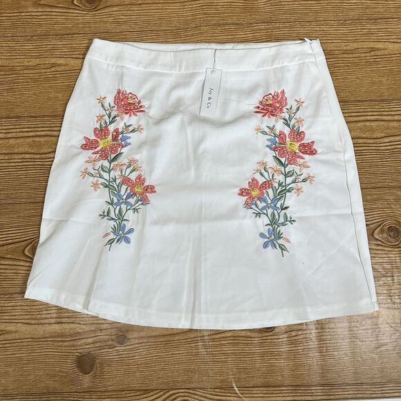 Joy & Co Embroidered Mini Skirt Women’s Size Large Floral Pattern White - Picture 1 of 15